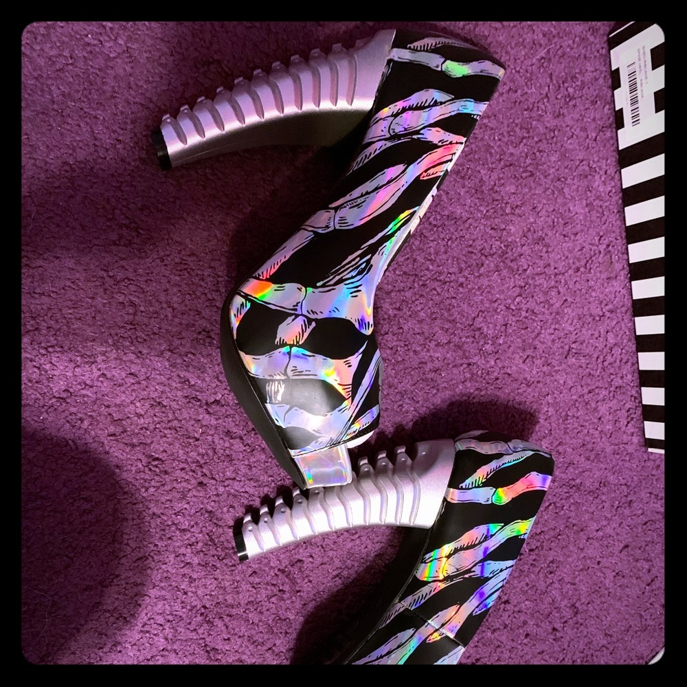 Too Fast Spine Ribcage Heels